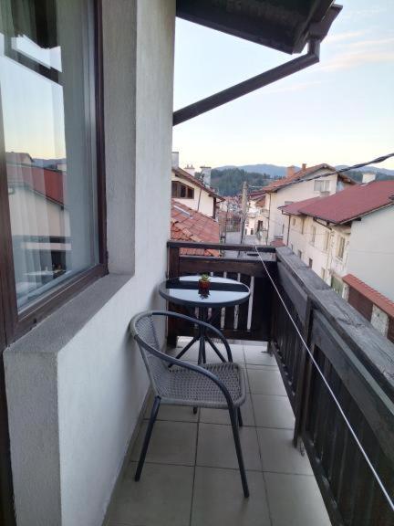 Djolevi Guesthouse Dobrinishte Exterior foto